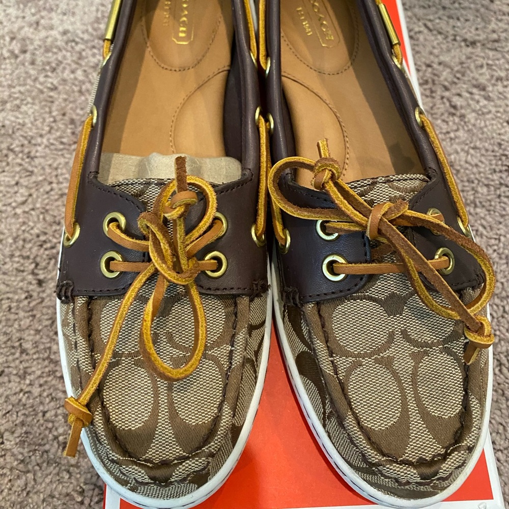 PRICE DROP ⬇️ COACH Rochelle Boat Shoes Brand new
